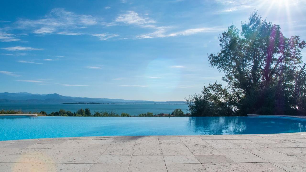 Castello Belvedere Apartments เดเซนซาโนเดลการ์ดา ภายนอก รูปภาพ